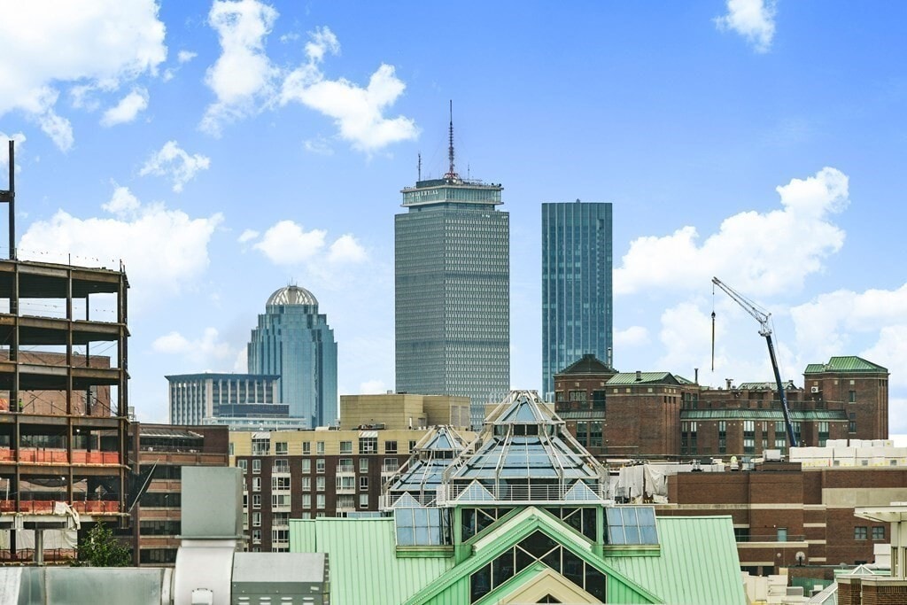 Building Photo - 2 Earhart St