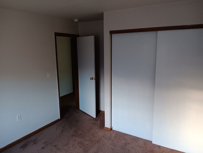 Building Photo - For Rent - Four-Bedroom Two-Bathroom Home Available NOW!