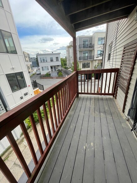 Building Photo - 30 Murdock St