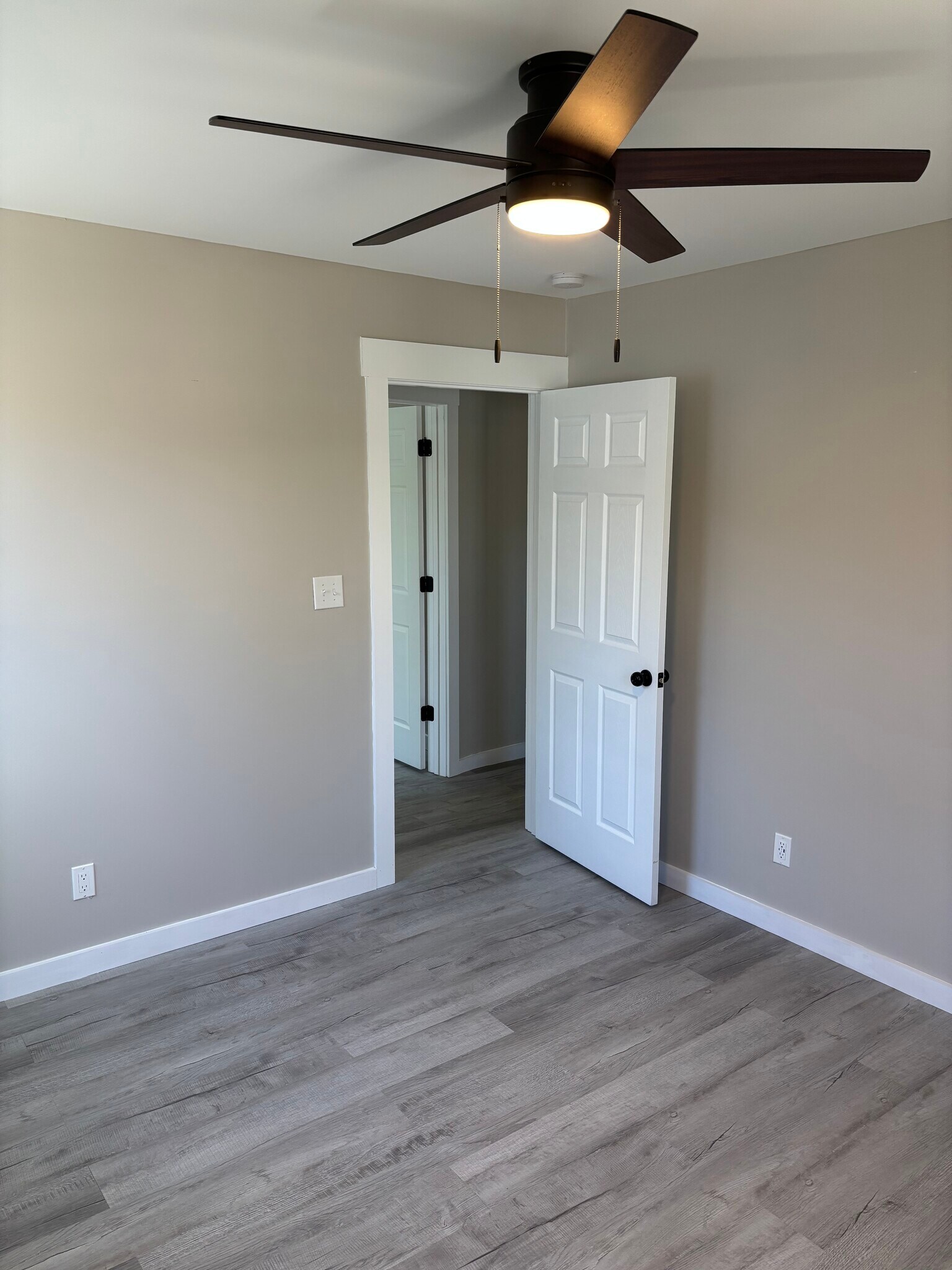 Building Photo - 1136 Chadford Rd