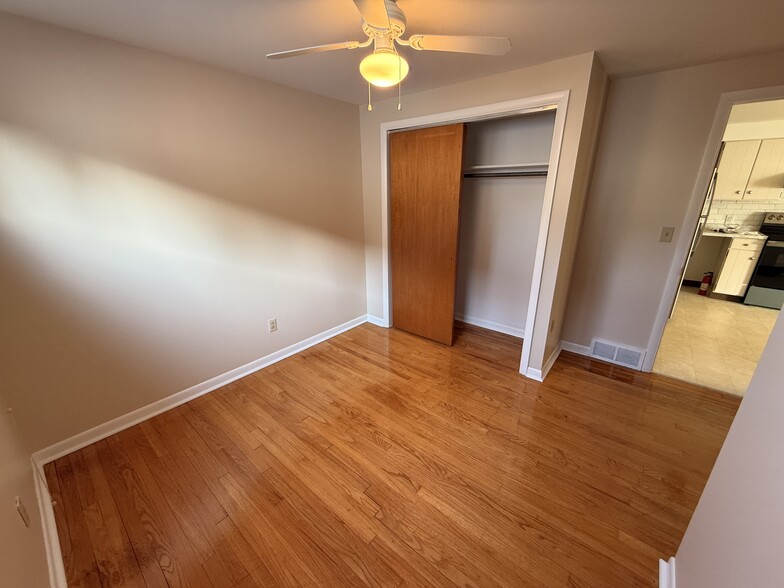 Building Photo - 1104 Vinewood Ave