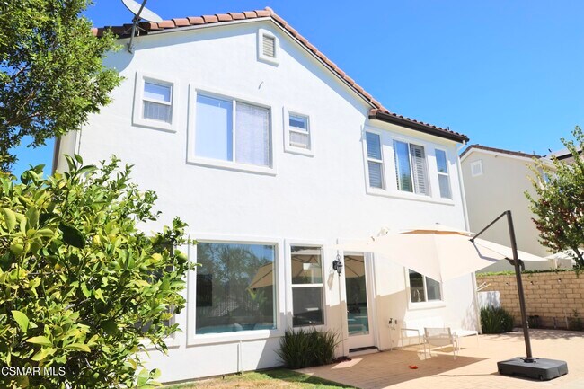 Building Photo - 6072 Mandeville Pl