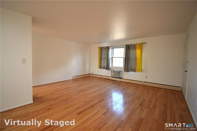 Building Photo - 5 Grandview Dr