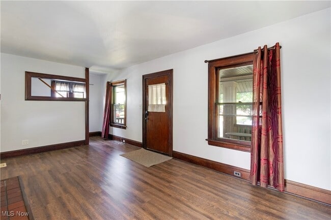 Building Photo - 2084 Wascana Ave