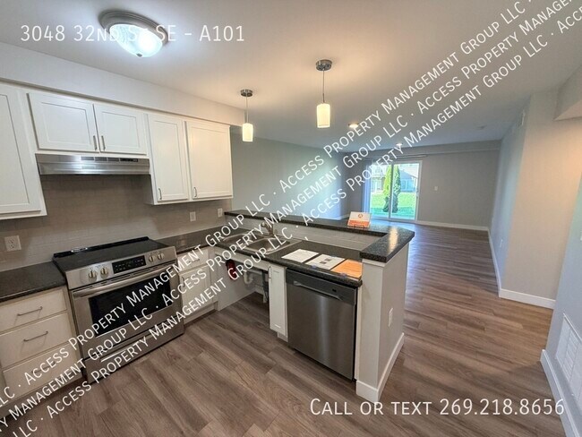 Building Photo - 3048 32nd St SE