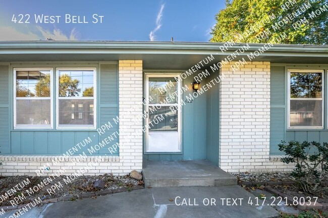 Building Photo - 3 BED, 2 BATH HOUSE FOR RENT