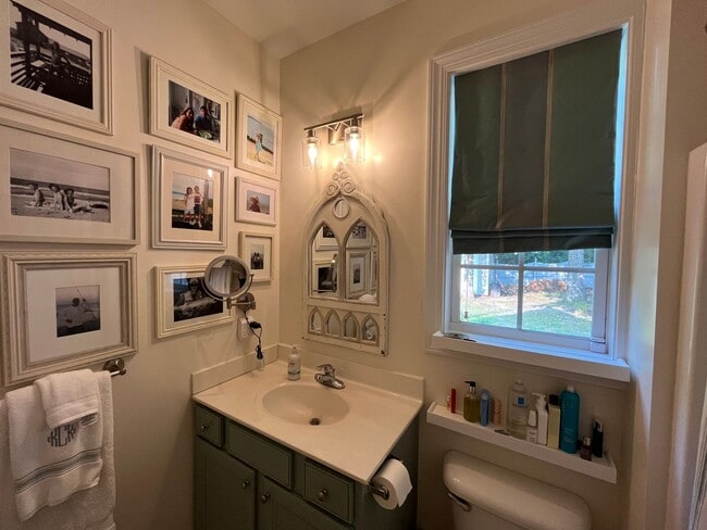 Building Photo - Premier 3BD, 2.5BA House in Downtown Fuqua...