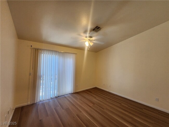 Building Photo - 1405 Iron Springs Dr