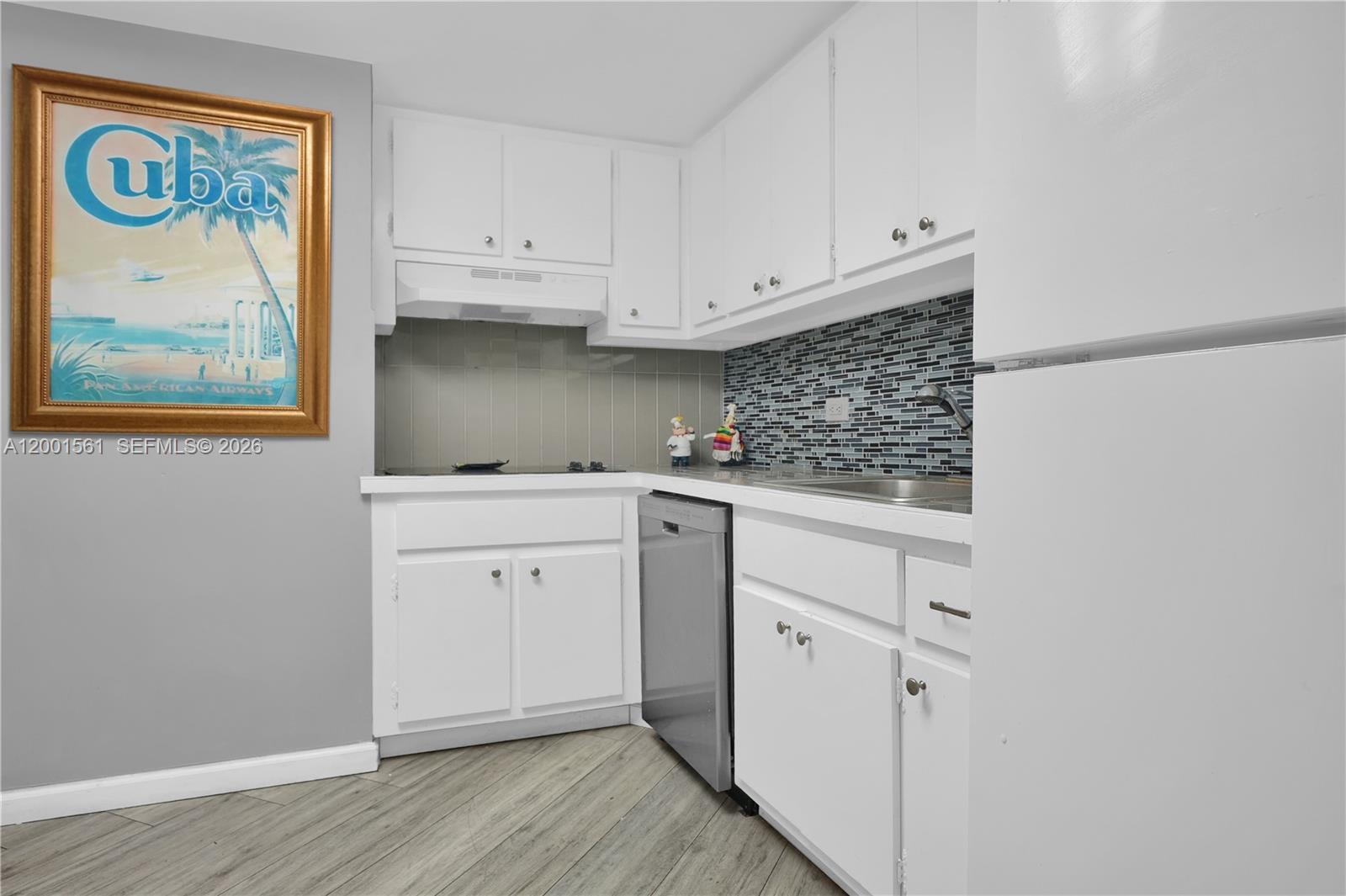 Building Photo - 905 Brickell Bay Dr