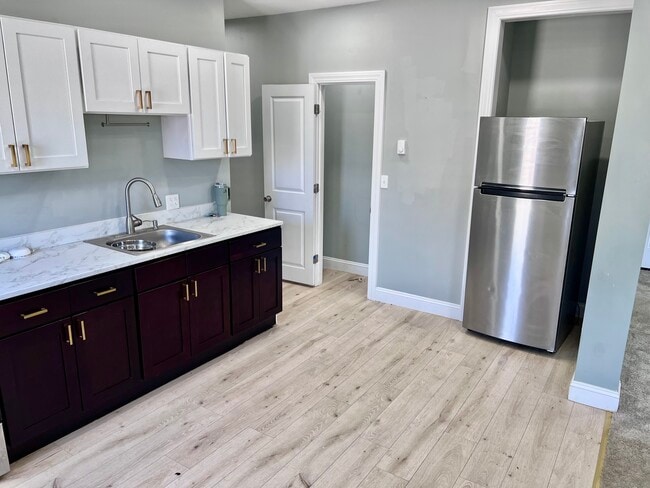 Building Photo - 5 Providence St