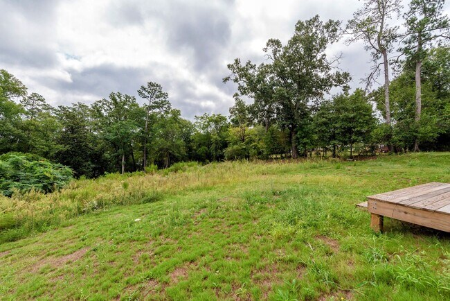 Building Photo - Like-new 4 bed/2.5 bath home for lease nea...