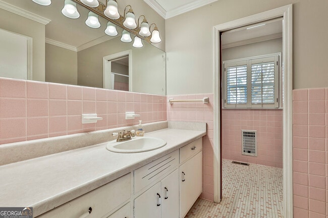 Building Photo - 334 Porter Rd