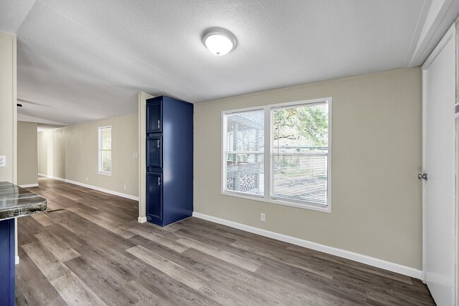 Building Photo - 13219 13th St