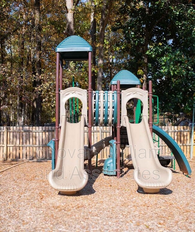 Building Photo - 2219 Kilborne Dr