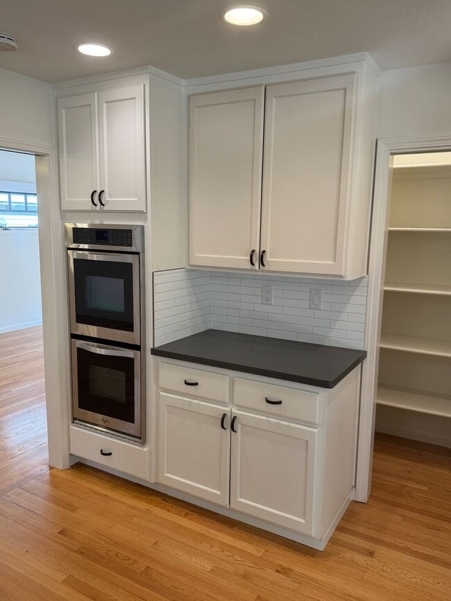 Building Photo - Beautifully Renovated 3BR/2.5BA Home in Co...