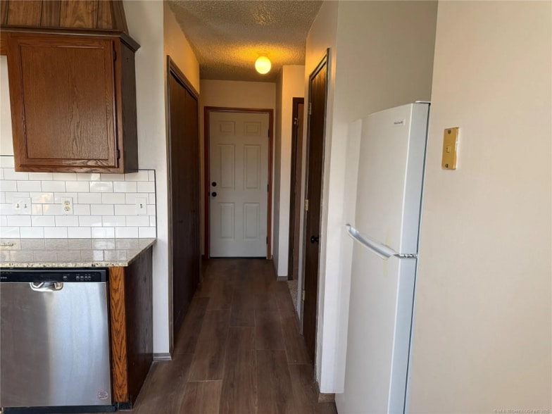 Building Photo - 2403 N Jay St