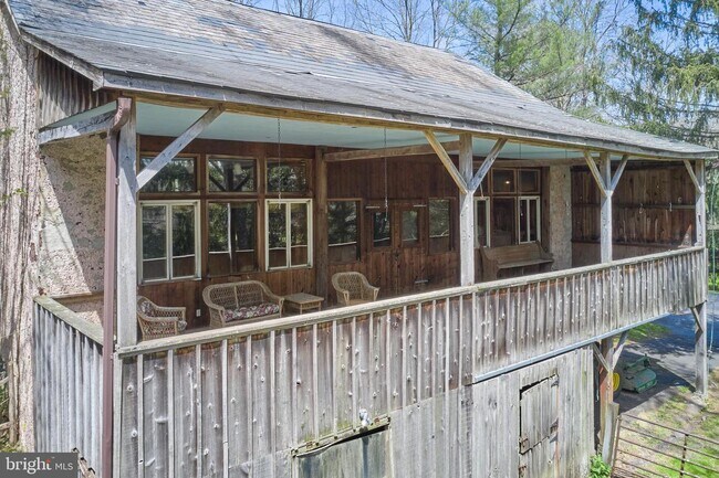 Building Photo - 196 Red Hill Rd