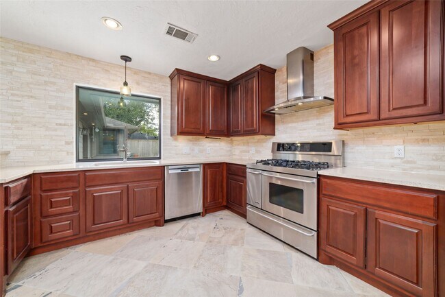 Building Photo - 5438 Briarbend Dr