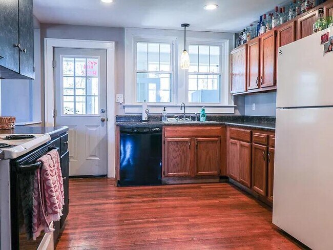 Building Photo - 3342 Yellow Sulphur Rd