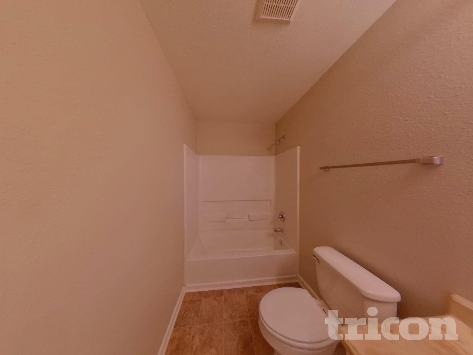 Building Photo - 923 Littleton Dr