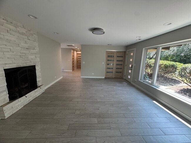Building Photo - 805 Blackhawk Ln