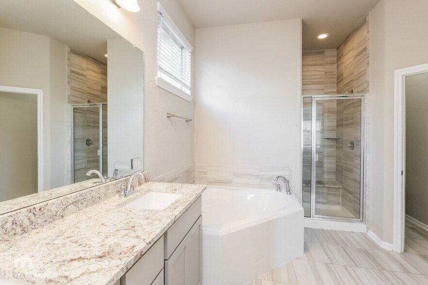 Building Photo - 114 Axlewood Ct