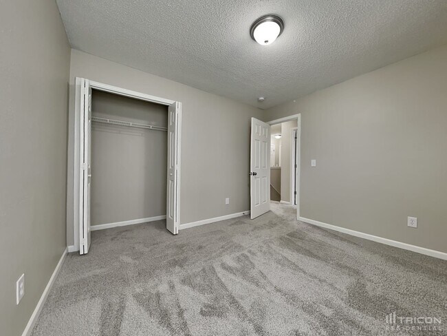 Building Photo - 208 Autumn Woods Dr