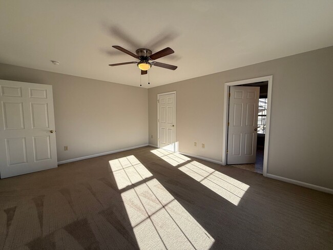 Building Photo - Three Bedroom Condo in Tradition Point