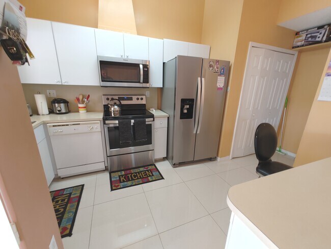 Building Photo - 894 NW 134th Pl