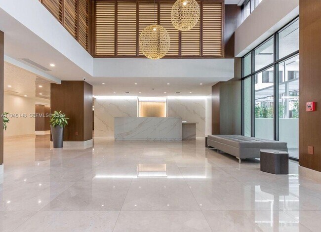 Building Photo - 540 Brickell Key Dr