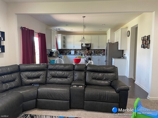 Building Photo - 4 br, 2.5 bath House - 7799 Ryder