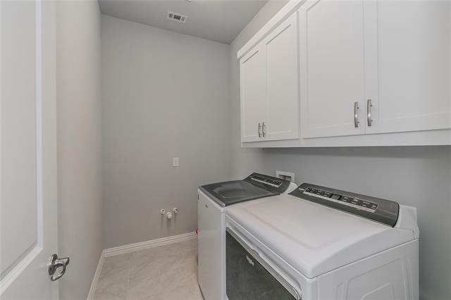 Building Photo - 1013 Midland Dr