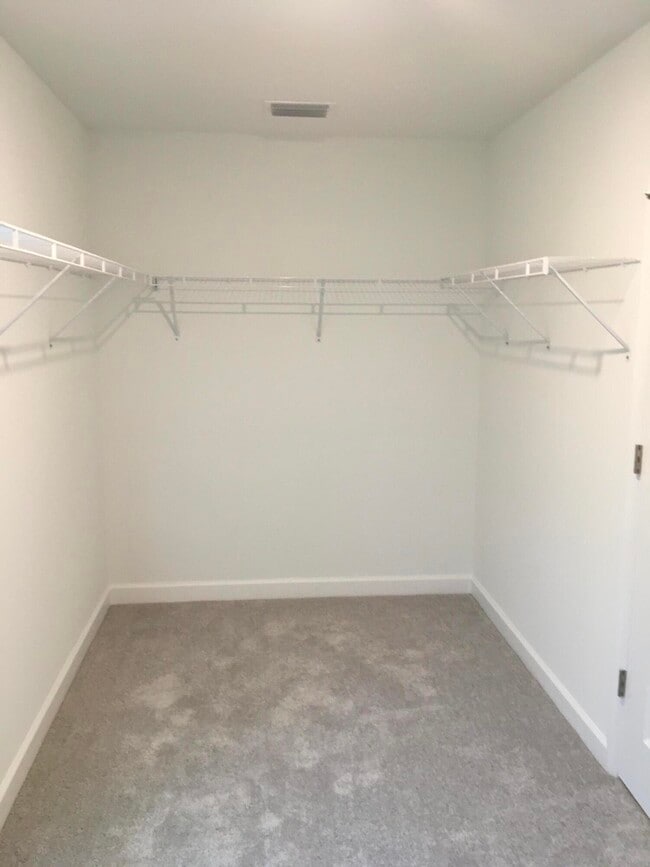 Building Photo - 12226 SW Roma Cir