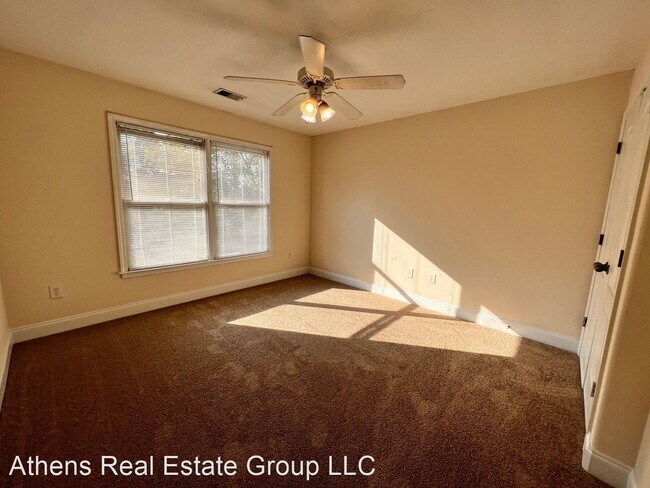Building Photo - 5 br, 3 bath House - 170 Mandy Drive