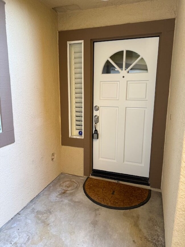 Building Photo - 2 Bedroom Condo in Aliso Viejo!