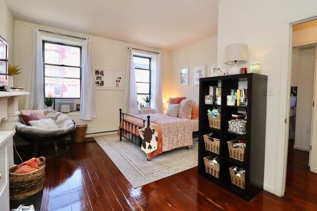 Building Photo - 1035 Washington St