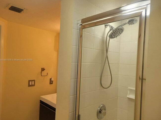 Building Photo - 6671 NW 107th Ct