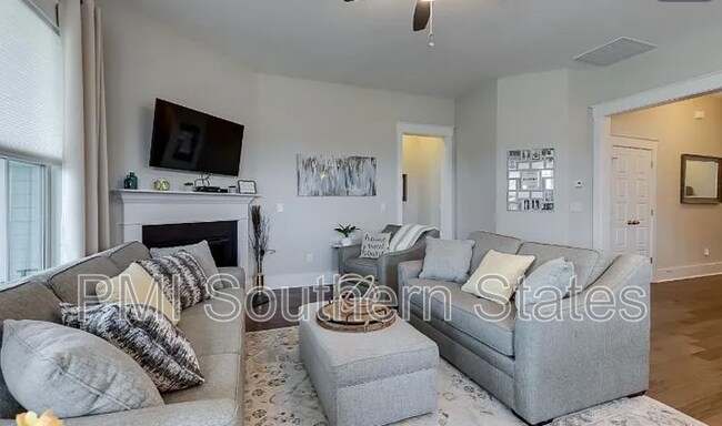 Building Photo - 607 Torridon Ln