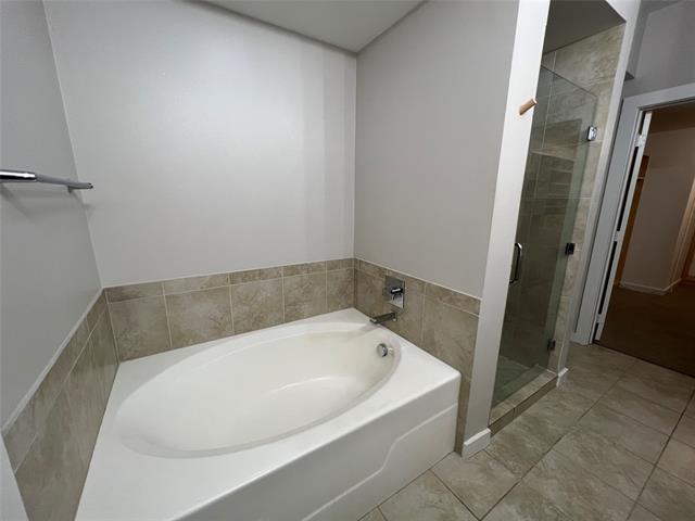 Building Photo - 4040 N Hall St