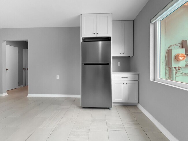 Building Photo - 17615 Lee Ave