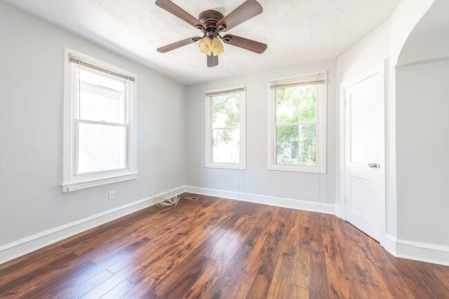 Building Photo - 951 N 6th St