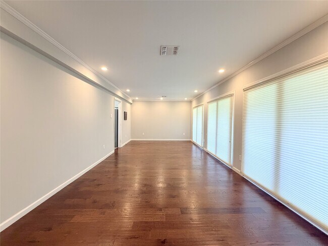 Building Photo - 5019 Yarwell Dr