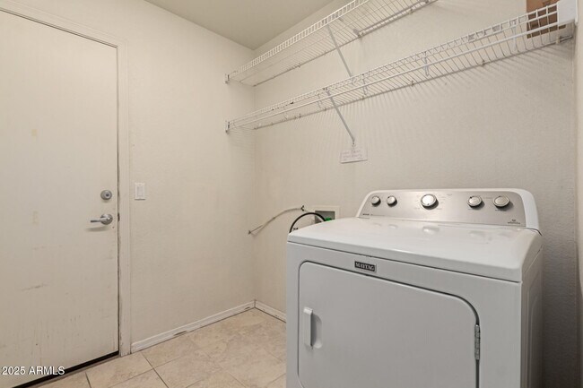 Building Photo - 1642 E Desert Ln