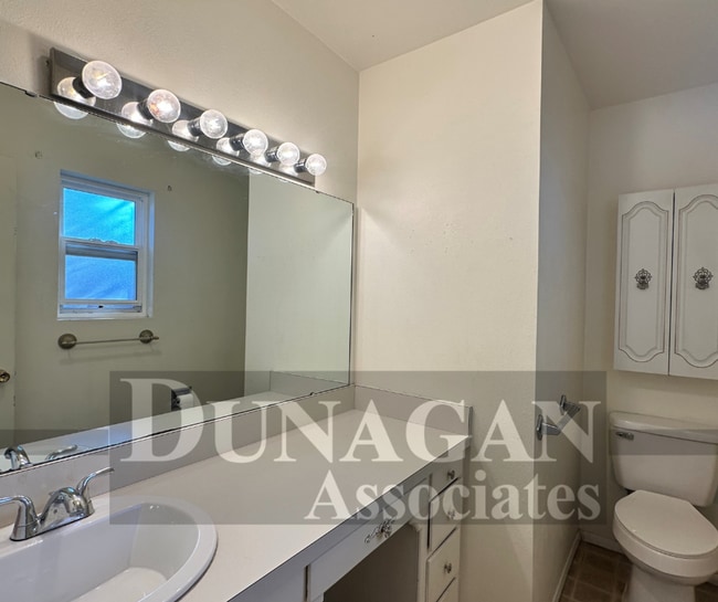 Building Photo - Open house on 1/9 2:45-2:55 !! 3 Bedroom 1.5 Bath - Furnished