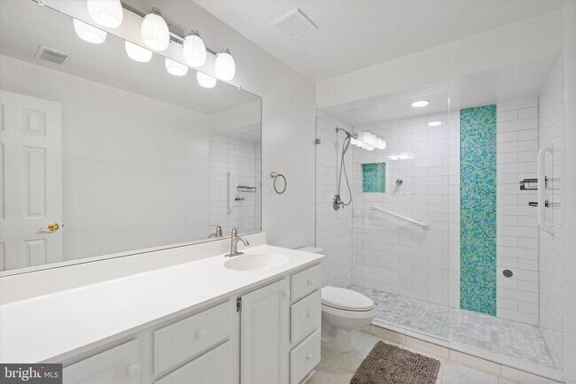 Building Photo - 12221 Fairfield House Dr