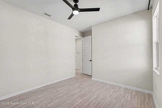 Building Photo - 2588 Pangea Cir