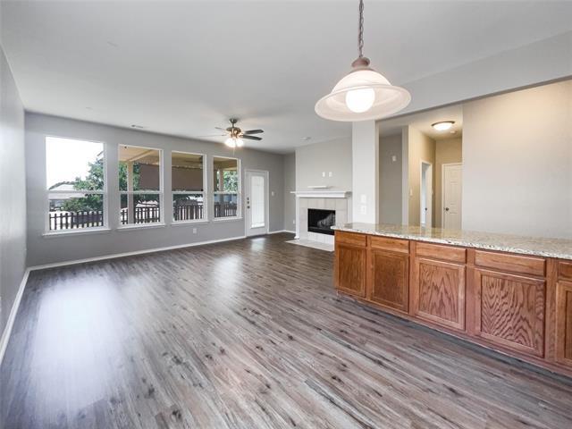 Building Photo - 7233 Lindentree Ln