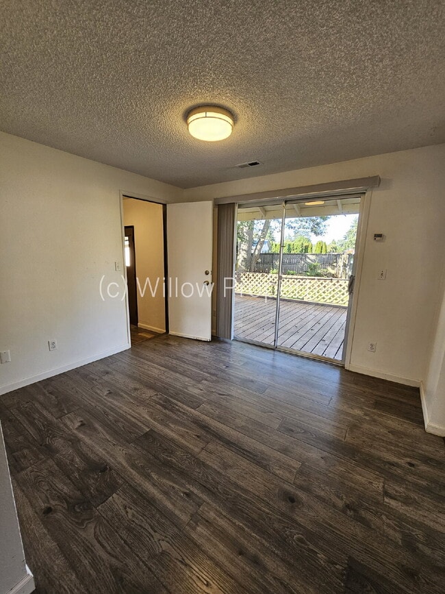 Building Photo - 3 bedroom rambler in Steilacoom