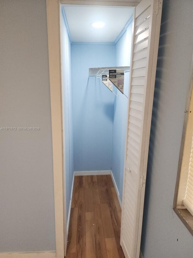 Building Photo - 9165 Highpoint Dr