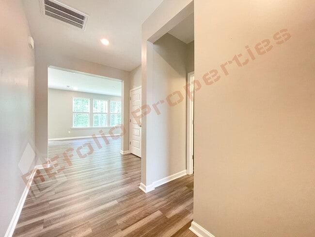 Building Photo - 176 Potomac River St